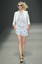 トワイライトの空に想いを馳せる、甘美なビーチスタイル - The Dress&Co. HIDEAKI SAKAGUCHI 2012年春夏コレクション｜写真1