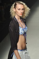 トワイライトの空に想いを馳せる、甘美なビーチスタイル - The Dress&Co. HIDEAKI SAKAGUCHI 2012年春夏コレクション｜写真21