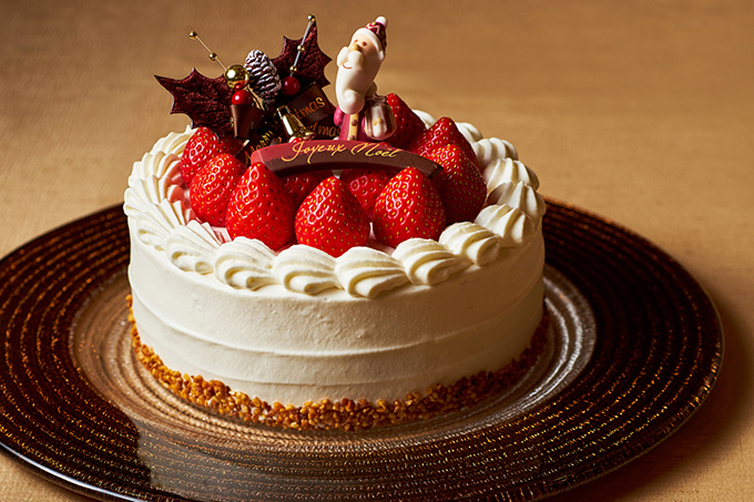 目黒雅叙園「メゾン・ジェ・トウキョウ」クリスマスケーキ チョコでできた玉手箱の中にスイーツがぎっしり｜写真5