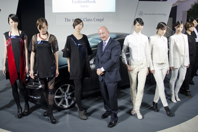 メルセデス・ベンツとバンタンデザイン研究所学生のコラボファッションショーを開催