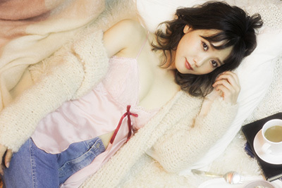 ブラジャー｜アンフィからモデル・田中里奈とのコラボランジェリーがデビュー