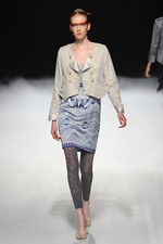 力強く飛回る鳥をイメージ - ソマルタ(SOMARTA) 2012年春夏コレクション｜写真7