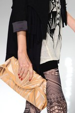 力強く飛回る鳥をイメージ - ソマルタ(SOMARTA) 2012年春夏コレクション｜写真14