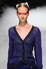 力強く飛回る鳥をイメージ - ソマルタ(SOMARTA) 2012年春夏コレクション｜写真38