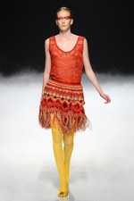 力強く飛回る鳥をイメージ - ソマルタ(SOMARTA) 2012年春夏コレクション｜写真45