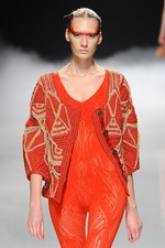 力強く飛回る鳥をイメージ - ソマルタ(SOMARTA) 2012年春夏コレクション｜写真48