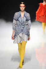 力強く飛回る鳥をイメージ - ソマルタ(SOMARTA) 2012年春夏コレクション｜写真56