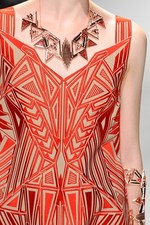 力強く飛回る鳥をイメージ - ソマルタ(SOMARTA) 2012年春夏コレクション｜写真65