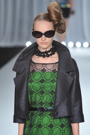レースとカッティングで魅せるヘルシービューティー - miss ashida(ミス アシダ) 2012年春夏コレクション｜写真32