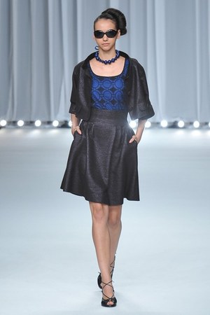 レースとカッティングで魅せるヘルシービューティー - miss ashida(ミス アシダ) 2012年春夏コレクション｜写真33