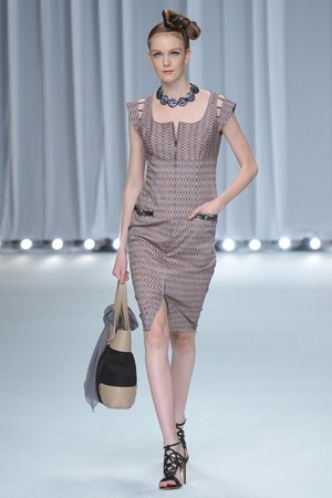 レースとカッティングで魅せるヘルシービューティー - miss ashida(ミス アシダ) 2012年春夏コレクション｜写真49