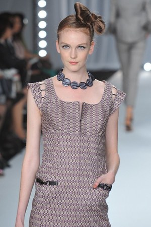 レースとカッティングで魅せるヘルシービューティー - miss ashida(ミス アシダ) 2012年春夏コレクション｜写真50