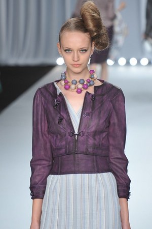 レースとカッティングで魅せるヘルシービューティー - miss ashida(ミス アシダ) 2012年春夏コレクション｜写真56