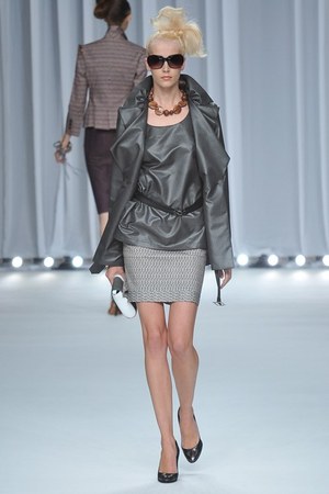 レースとカッティングで魅せるヘルシービューティー - miss ashida(ミス アシダ) 2012年春夏コレクション｜写真57