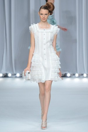レースとカッティングで魅せるヘルシービューティー - miss ashida(ミス アシダ) 2012年春夏コレクション｜写真76