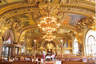 『世界の個性派カフェ＆レストラン』