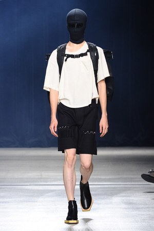 現代のストリート感でアレンジされたフューチャリズム - バナル シック ビザール(banal chic bizarre) 2012年春夏コレクション｜写真24