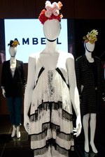 フラワープリントで活力溢れる新時代の女性像を表現 - アンベル(AMBELL) 2012年春夏コレクション｜写真17