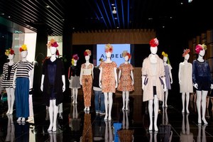 フラワープリントで活力溢れる新時代の女性像を表現 - アンベル(AMBELL) 2012年春夏コレクション｜写真2