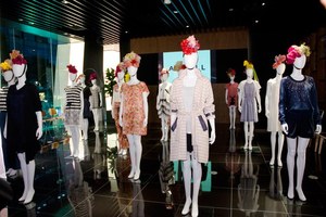 フラワープリントで活力溢れる新時代の女性像を表現 - アンベル(AMBELL) 2012年春夏コレクション｜写真5