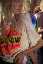 アレキサンダー ワン、Tシャツ＆デニムをエアーブラシでカスタム - 青山店で開催｜写真5