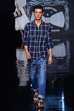 今夜もとびっきりのドレスでLet's Party!! - ケイタ マルヤマ(KEITA MARUYAMA) 2012年春夏コレクション｜写真62