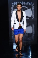 今夜もとびっきりのドレスでLet's Party!! - ケイタ マルヤマ(KEITA MARUYAMA) 2012年春夏コレクション｜写真68