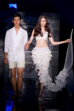 今夜もとびっきりのドレスでLet's Party!! - ケイタ マルヤマ(KEITA MARUYAMA) 2012年春夏コレクション｜写真96