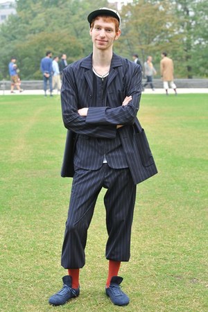 クラシックなベースボールスタイルを芝生の上で楽しむ - soe(ソーイ) 2012年春夏コレクション｜写真6