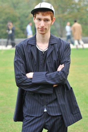クラシックなベースボールスタイルを芝生の上で楽しむ - soe(ソーイ) 2012年春夏コレクション｜写真7