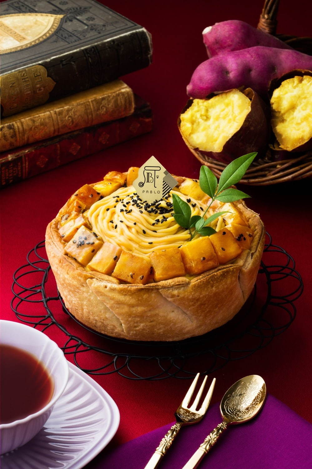 パブロの秋限定「安納芋とアールグレイのチーズタルト」大学芋をたっぷり飾って｜写真4