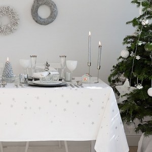 ZARA HOMEでクリスマスの食卓を楽しく - テーブルクロスやグラス