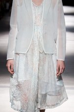 抜け殻が作り出す新しい身体と服の関係性 - アンリアレイジ(ANREALAGE) 春夏コレクション｜写真15