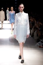 抜け殻が作り出す新しい身体と服の関係性 - アンリアレイジ(ANREALAGE) 春夏コレクション｜写真35