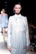 抜け殻が作り出す新しい身体と服の関係性 - アンリアレイジ(ANREALAGE) 春夏コレクション｜写真36