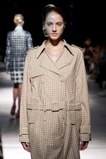 抜け殻が作り出す新しい身体と服の関係性 - アンリアレイジ(ANREALAGE) 春夏コレクション｜写真42