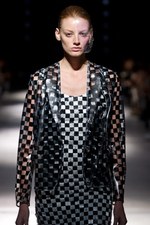 抜け殻が作り出す新しい身体と服の関係性 - アンリアレイジ(ANREALAGE) 春夏コレクション｜写真46