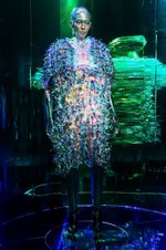 ユイマナカザト(YUIMA NAKAZATO) 近未来のオートクチュール｜写真9