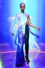 ユイマナカザト(YUIMA NAKAZATO) 近未来のオートクチュール｜写真14