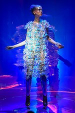 ユイマナカザト(YUIMA NAKAZATO) 近未来のオートクチュール｜写真18