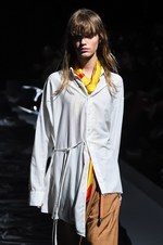 ベッドフォード 2017年春夏コレクション - 戦場を踊るように駆ける、陰鬱な気持ちが生んだ美学｜写真25