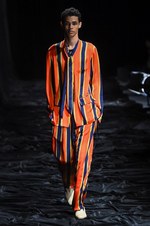 ベッドフォード 2017年春夏コレクション - 戦場を踊るように駆ける、陰鬱な気持ちが生んだ美学｜写真28