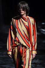 ベッドフォード 2017年春夏コレクション - 戦場を踊るように駆ける、陰鬱な気持ちが生んだ美学｜写真33