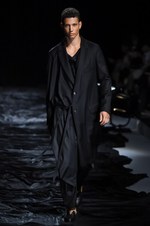 ベッドフォード 2017年春夏コレクション - 戦場を踊るように駆ける、陰鬱な気持ちが生んだ美学｜写真34