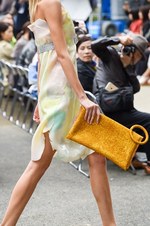 アキコアオキ 2017年春夏コレクション - 美の根源は対比的シルエット｜写真6