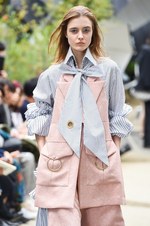 アキコアオキ 2017年春夏コレクション - 美の根源は対比的シルエット｜写真15