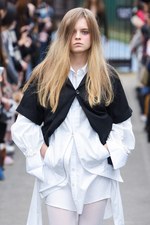 ケイスケヨシダ 2017年春夏コレクション - メンズ服のディテールをフェミニンに昇華｜写真8