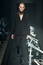 プラスチックトーキョー17年春夏コレクション - フォーマルウェアを解体、再構築｜写真1