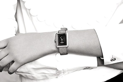 シャネルの腕時計「ボーイフレンド ツイード」メゾンを代表するファッションコードを手元に