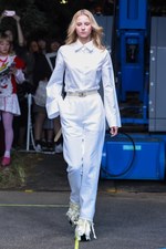 ミキオサカベ 2017年春夏コレクション - 混じり合うはずのない時代の交差｜写真1